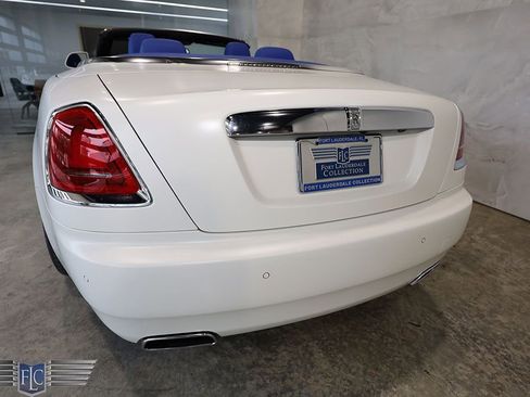 Used 2020 Rolls-Royce Dawn image 12