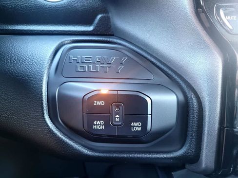 New 2026 RAM 2500 Laramie AWD/4WD image 16