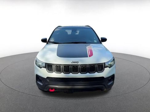 Used 2025 Jeep Compass Trailhawk AWD/4WD image 4