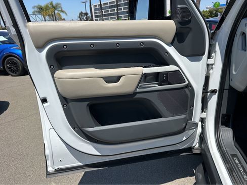 Used 2022 Land Rover Defender 110 X-Dynamic HSE image 15