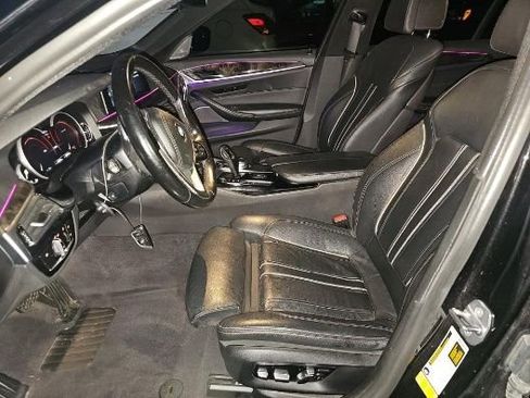 Used 2017 BMW 540i w/ Premium Package image 5