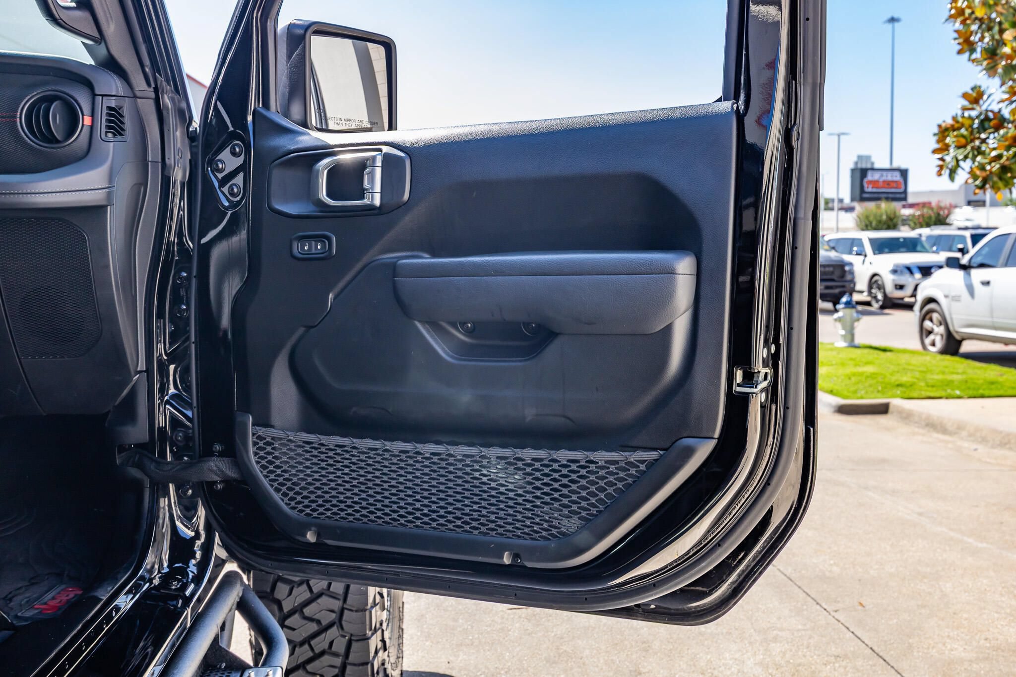 Used 2024 Jeep Wrangler Unlimited Rubicon w/ Technology Group AWD/4WD image 38