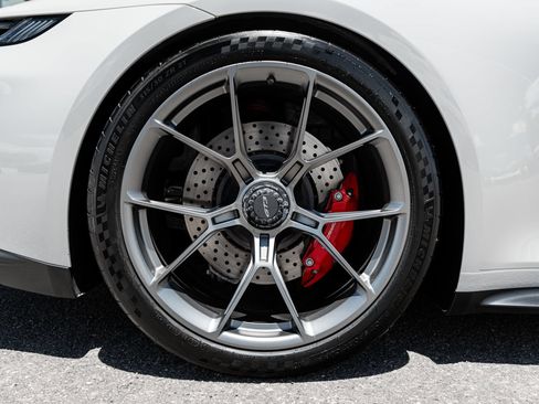 Used 2024 Porsche 911 GT3 RWD image 15
