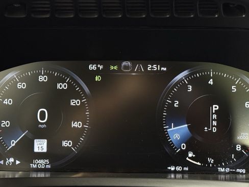 Used 2018 Volvo XC90 T6 Momentum w/ Convenience Package AWD/4WD image 22
