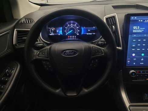 Used 2021 Ford Edge SE FWD image 22