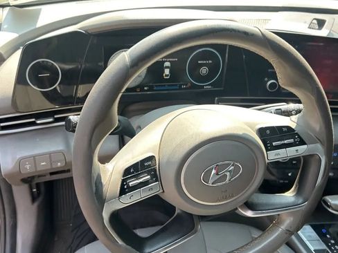 Used 2022 Hyundai Elantra SEL w/ Convenience Package FWD image 9