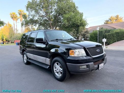 Used 2003 Ford Expedition XLT image 3