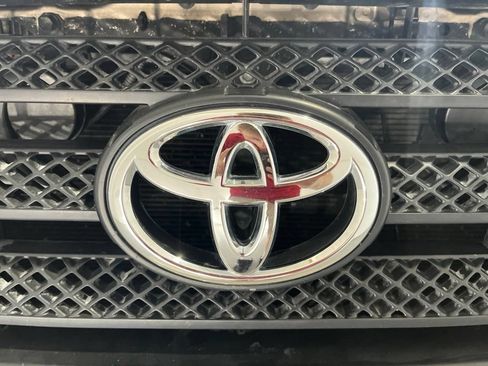 Used 2008 Toyota Tundra 4x4 CrewMax w/ Tow Pkg image 35