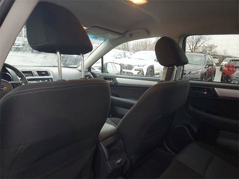 Used 2018 Subaru Outback 2.5i Premium image 10