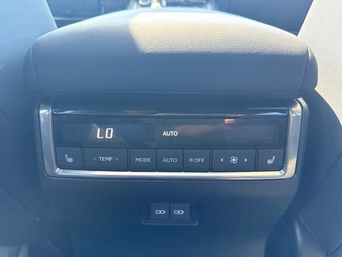 Used 2025 Lexus GX 550 w/ Accessory Package (2T) AWD/4WD image 8