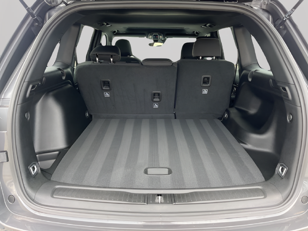 Used 2025 Jeep Grand Cherokee Laredo X RWD image 25