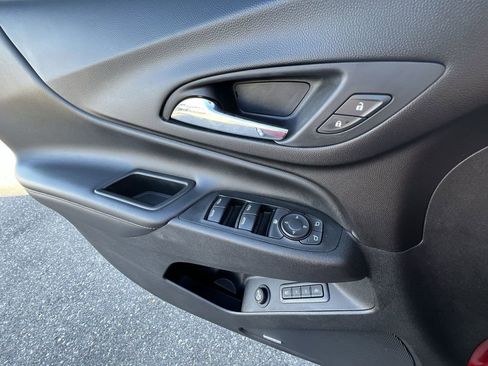 Used 2020 Chevrolet Equinox Premier image 24