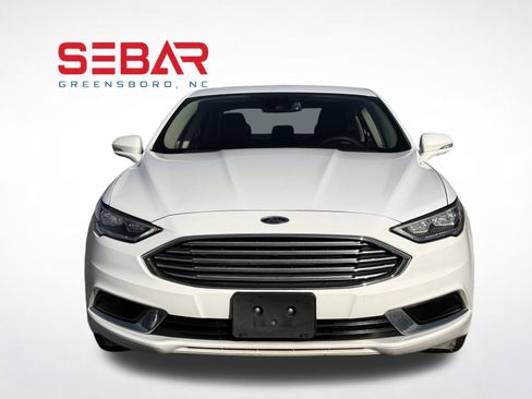 Used 2018 Ford Fusion SE w/ Equipment Group 602A FWD image 2