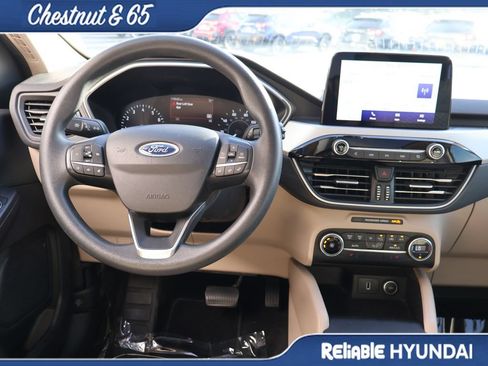 Used 2020 Ford Escape SE FWD image 18