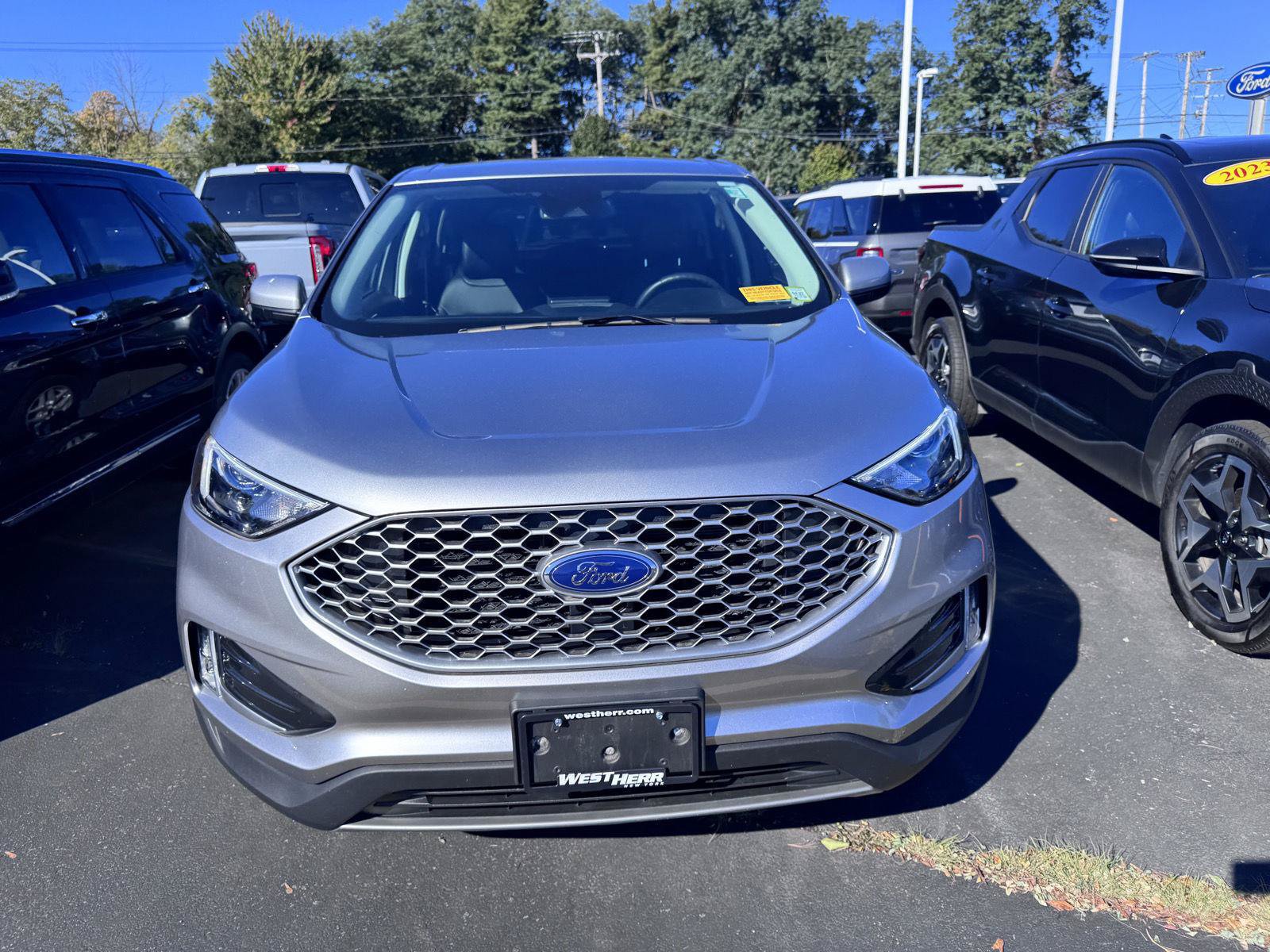 Used 2024 Ford Edge SEL AWD/4WD image 2