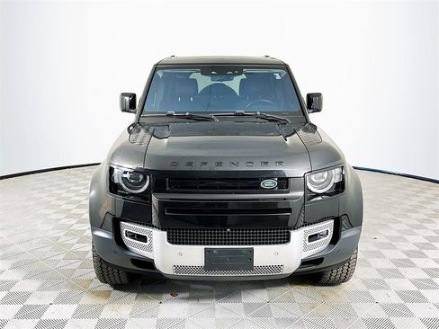 Used 2020 Land Rover Defender 110 SE image 2