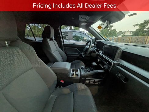 Used 2025 Toyota 4Runner SR5 AWD/4WD image 10