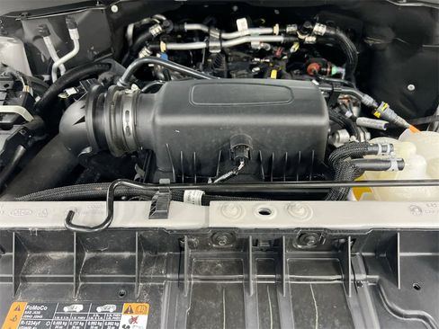 Used 2023 Ford Explorer XLT image 24