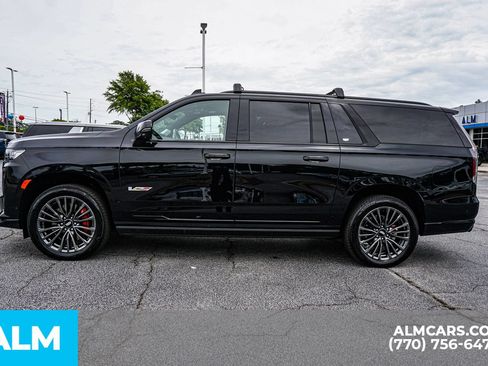 Used 2024 Cadillac Escalade ESV V AWD/4WD image 9