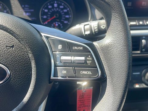 Used 2020 Kia Forte LXS FWD image 18