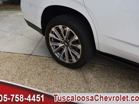 Used 2025 Chevrolet Tahoe High Country image 16