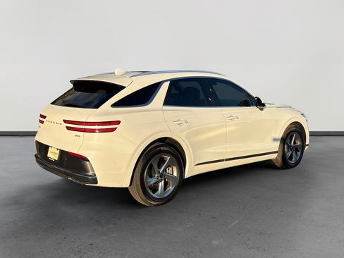 Used 2026 Genesis GV70 2.5T Advanced image 5