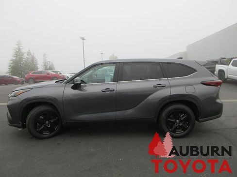 Certified 2024 Toyota Highlander LE image 9