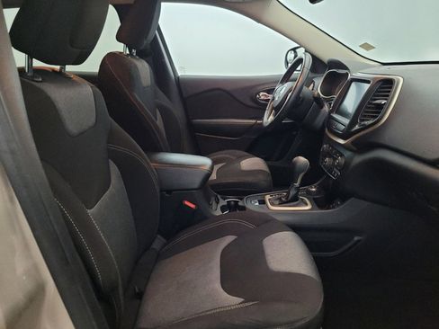 Used 2014 Jeep Cherokee Latitude w/ Comfort/Convenience Group AWD/4WD image 21
