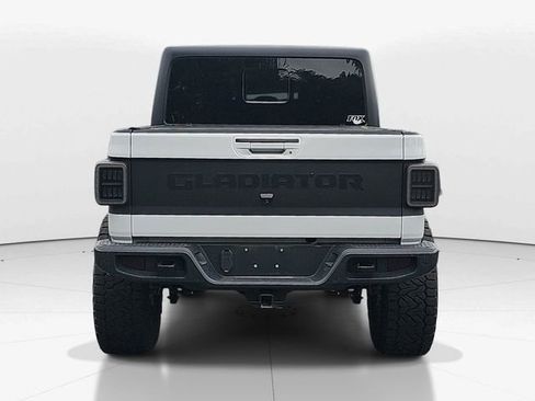 Used 2024 Jeep Gladiator Sport AWD/4WD image 4