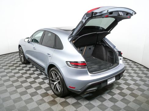 Certified 2025 Porsche Macan image 34