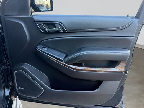 Used 2016 Chevrolet Suburban LT image 32