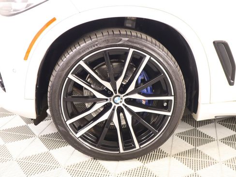 Used 2022 BMW X5 xDrive40i w/ M Sport Package image 19