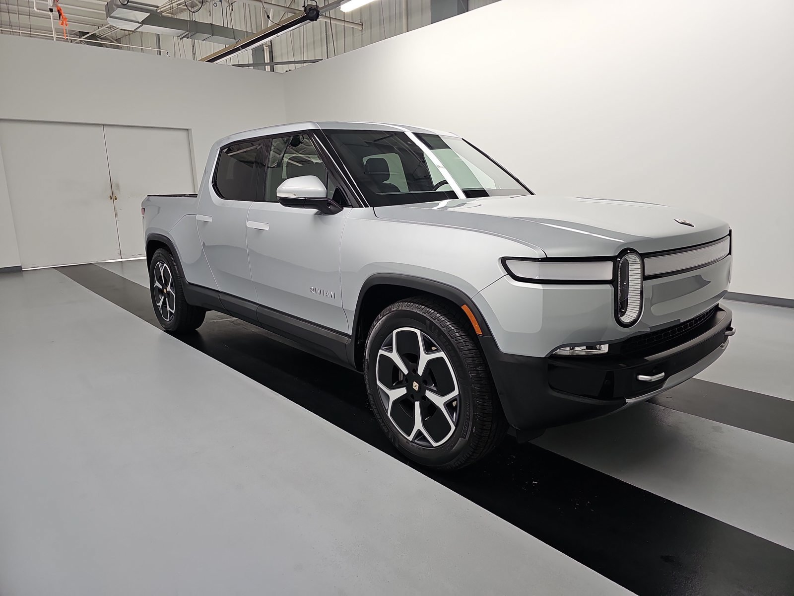 Used 2024 Rivian R1T Adventure Dual AWD/4WD image 7