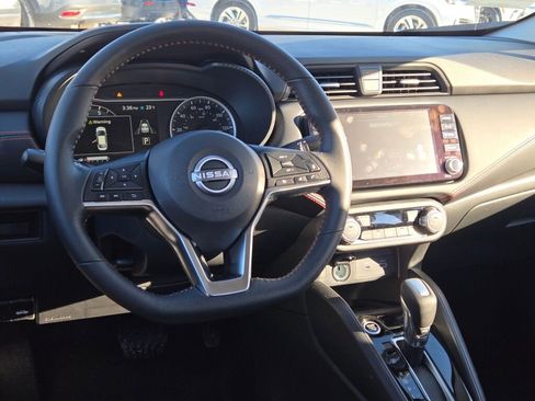 New 2025 Nissan Versa SR w/ Trunk Package image 18