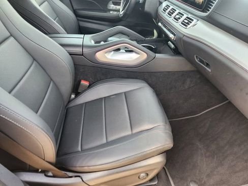 Used 2025 Mercedes-Benz GLS 450 4MATIC image 14