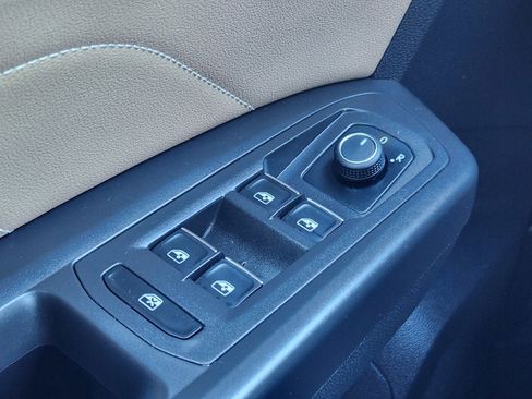 Used 2022 Volkswagen Atlas Cross Sport SE image 15