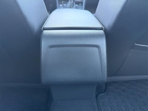 Used 2024 Volkswagen Jetta SE image 24