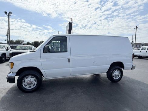 Used 2002 Ford E-350 and Econoline 350 Super Duty RWD image 8