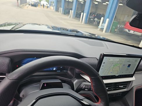 Used 2025 Ford Explorer ST-Line w/ ST-Line Street Pack image 22