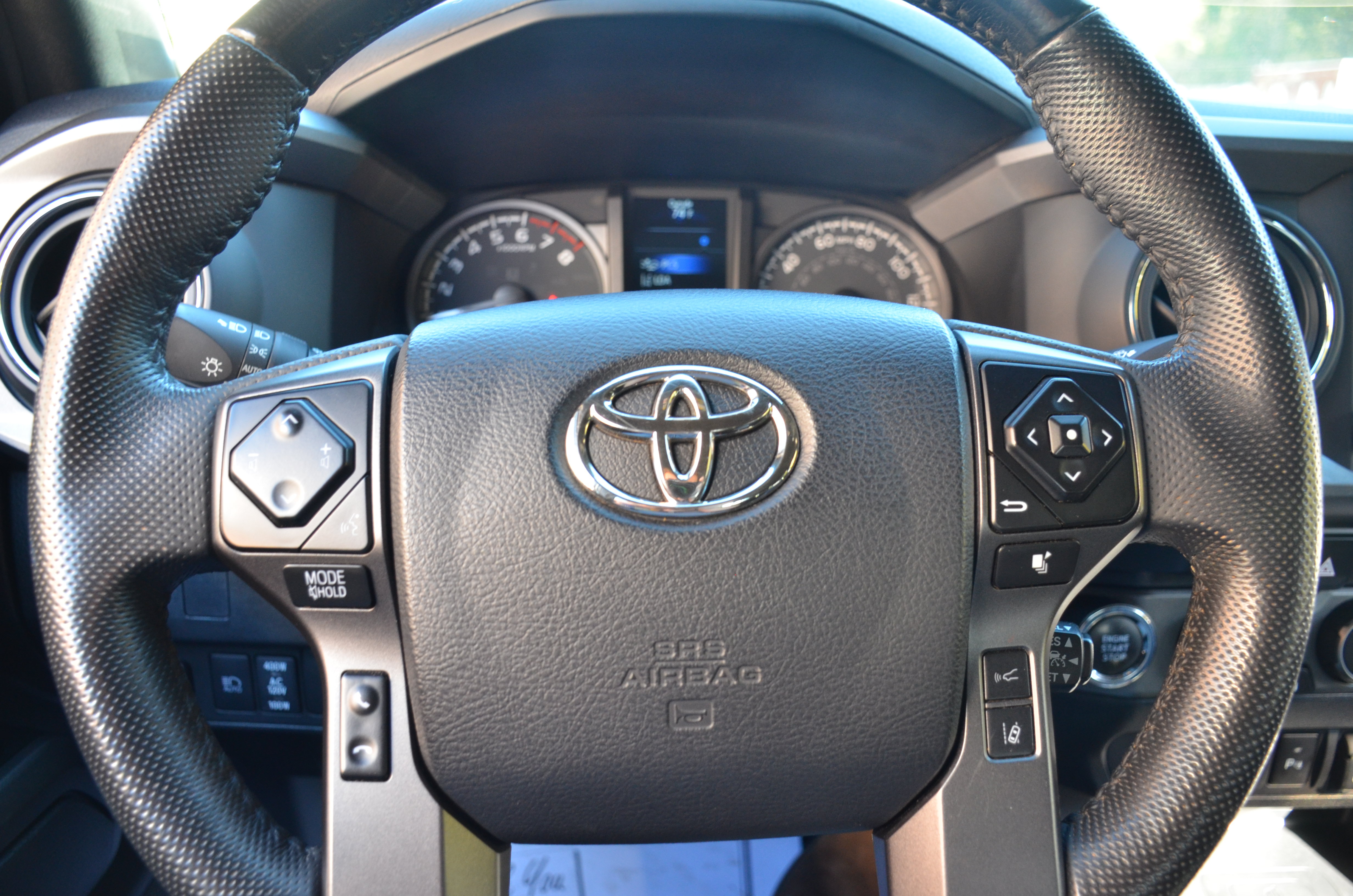 Used 2023 Toyota Tacoma TRD Off-Road w/ Technology Package AWD/4WD image 47
