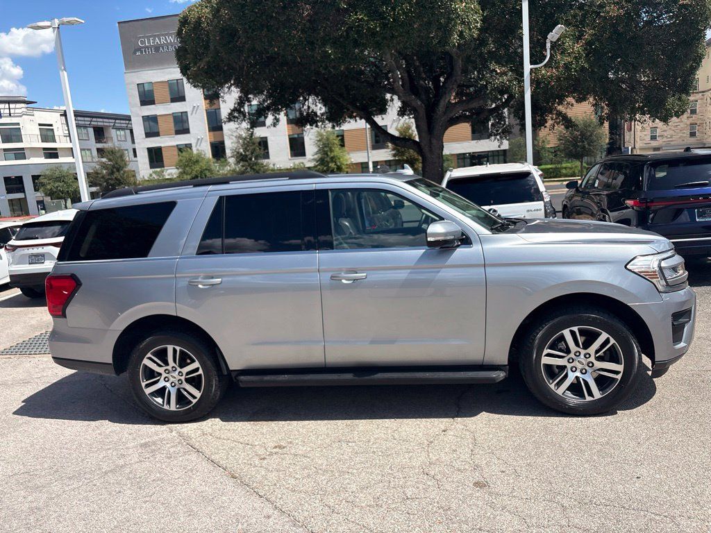 Used 2024 Ford Expedition XLT RWD image 6