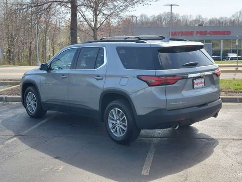 Used 2023 Chevrolet Traverse LT w/ Rear Camera Mirror Package image 13