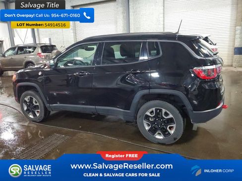 Used 2018 Jeep Compass Trailhawk w/ Leather Interior Group AWD/4WD image 3