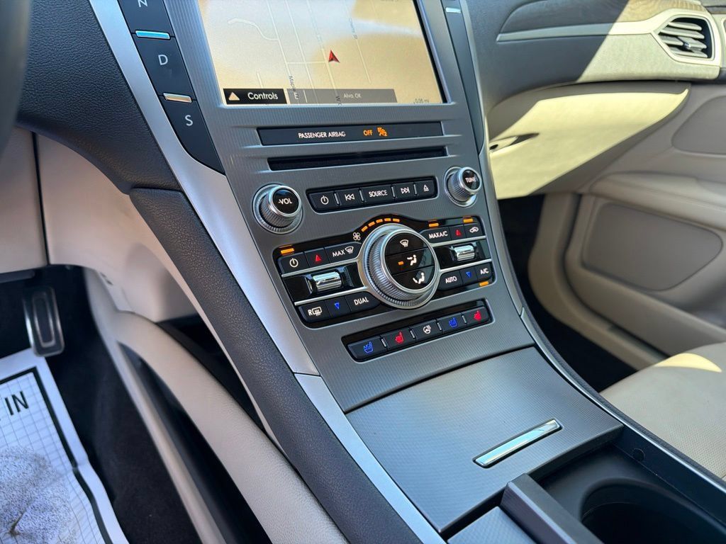 Used 2018 Lincoln MKZ Reserve w/ Magnetic Appearance Package FWD image 19