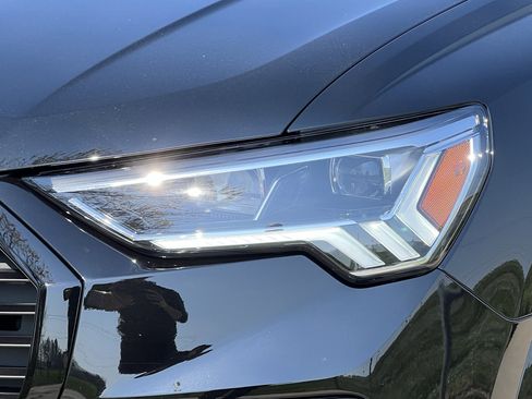 Used 2025 Audi Q3 2.0T Premium w/ Convenience Package image 7