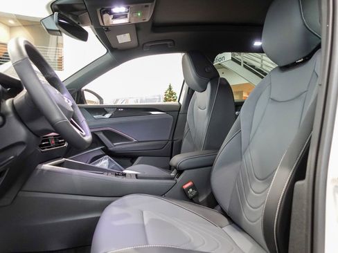 New 2026 Volkswagen Tiguan SE R-Line image 13