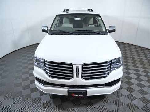 Used 2015 Lincoln Navigator 4WD image 3