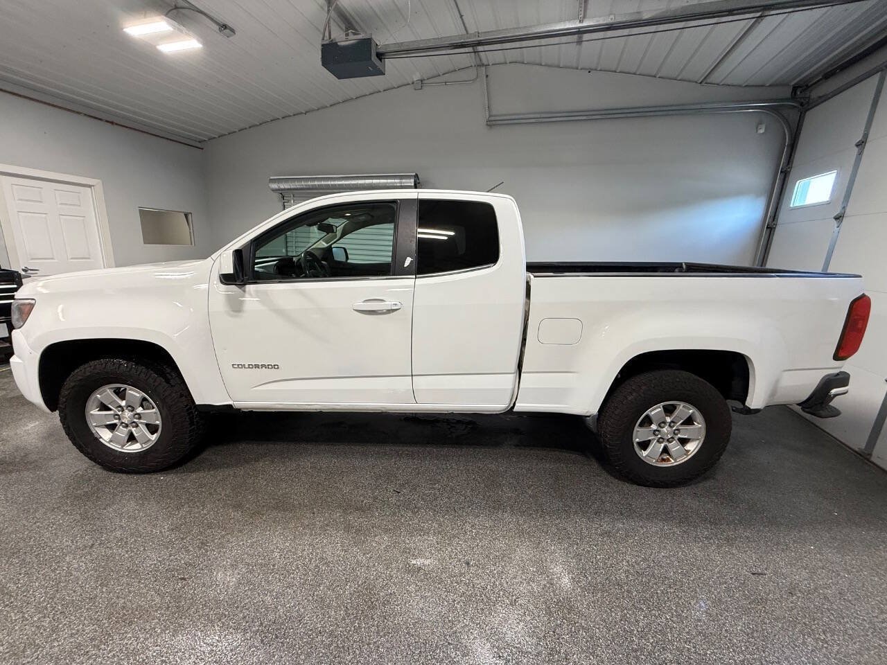 Used 2016 Chevrolet Colorado W/T w/ WT Convenience Package AWD/4WD image 9