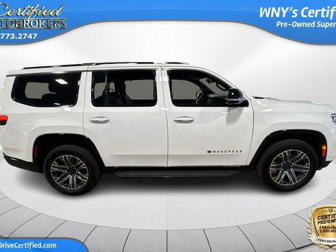 Used 2024 Jeep Wagoneer Series II w/ Flexible Seating Group AWD/4WD image 4