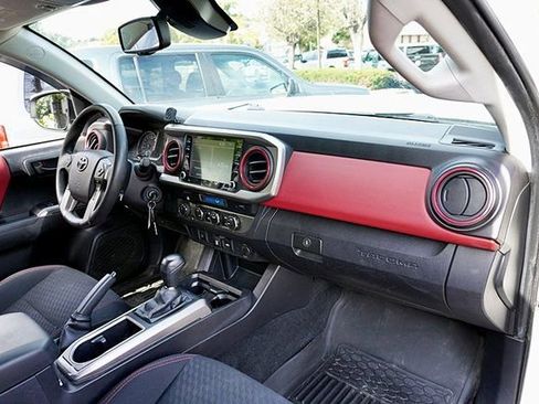 Used 2022 Toyota Tacoma SR5 image 10